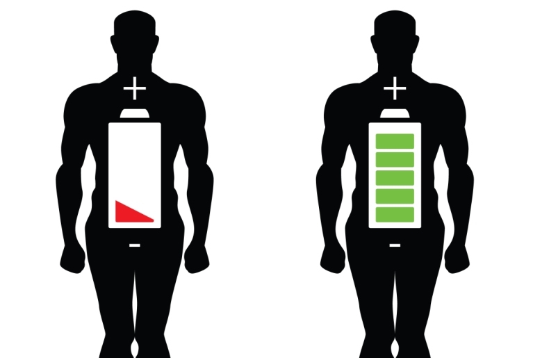 Two silhouettes of men, one with a completely charged battery and the other with a dying battery